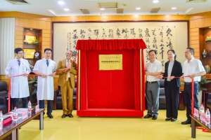 世界脊柱腫瘤大師Boriani教授江門市中心醫(yī)院完美日記